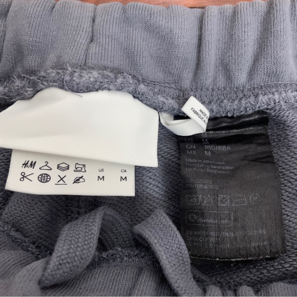 HM Fleece Shorts Size Medium - Picture 3 of 6